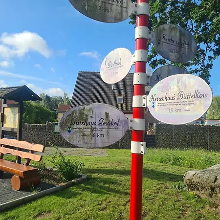 Am Waldrand Bei Kuehlungsborn Ubytování v soukromí