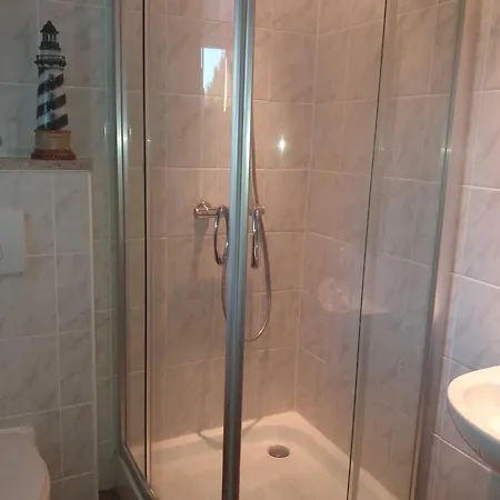 Am Waldrand Bei Kuehlungsborn Ubytování v soukromí Biendorf