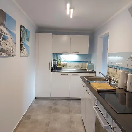 Am Waldrand Bei Kuehlungsborn